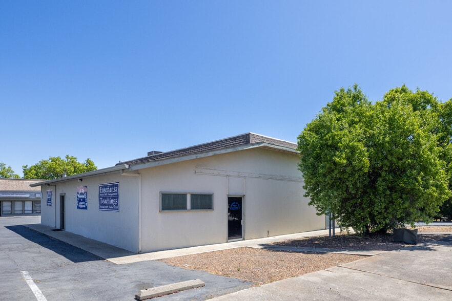 More Photos Of 4011 Railroad Ave, Pittsburg Medical For Sale