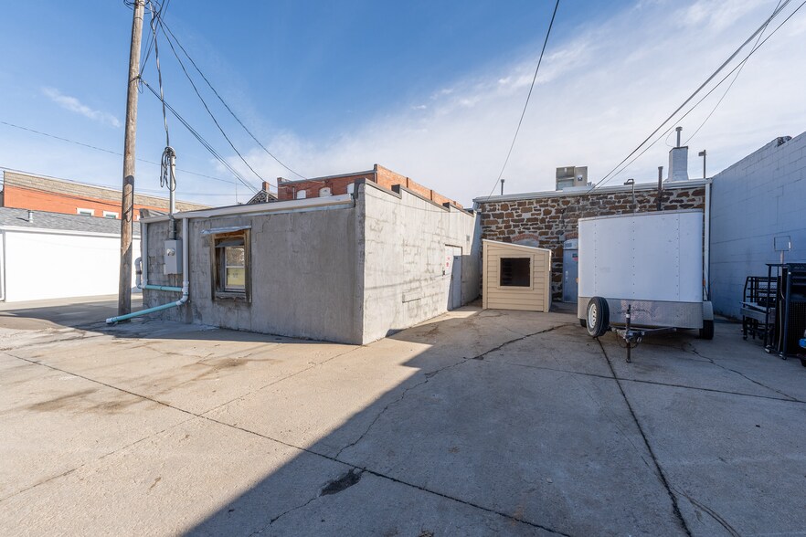 More Photos Of 205 Main St, Louisville Storefront For Sale