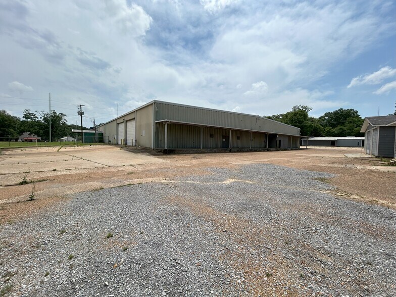 More Photos Of 191 Devereaux Dr, Natchez Distribution For Sale