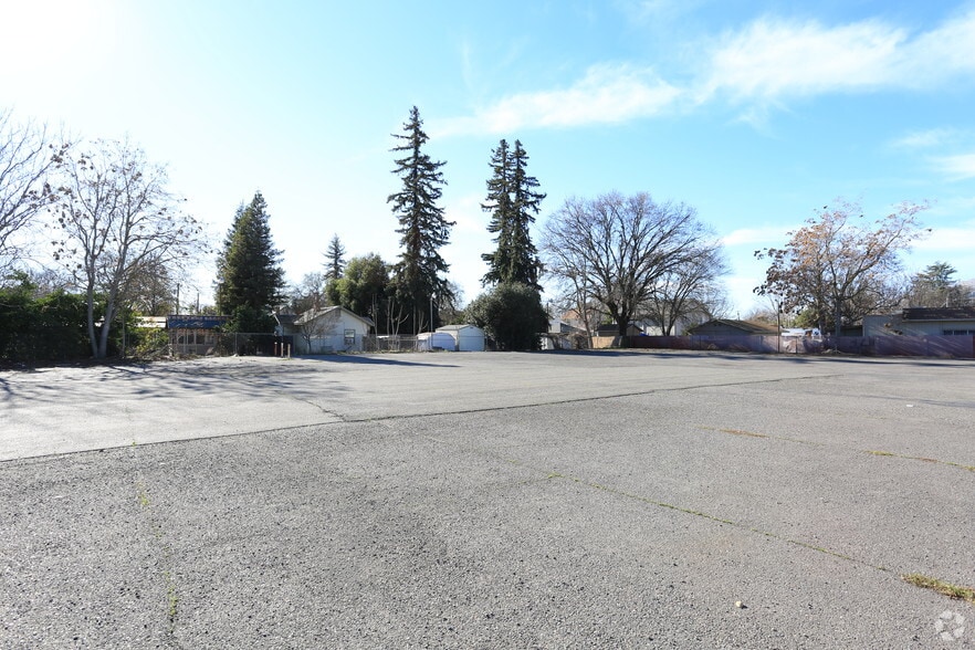 More Photos Of 1242-1244 E Main St, Woodland Land For Sale