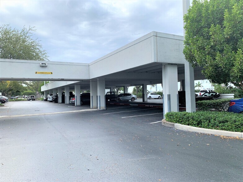 More Photos Of 5959 Waterford District Dr, Miami Office For Lease