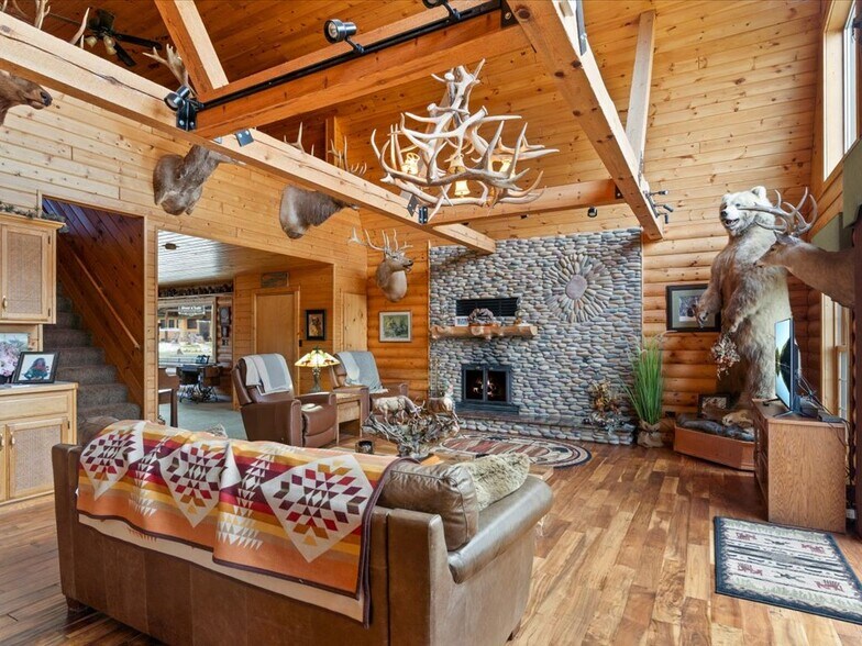 More Photos Of 21998 Lasalle Ave NW, Puposky Specialty For Sale