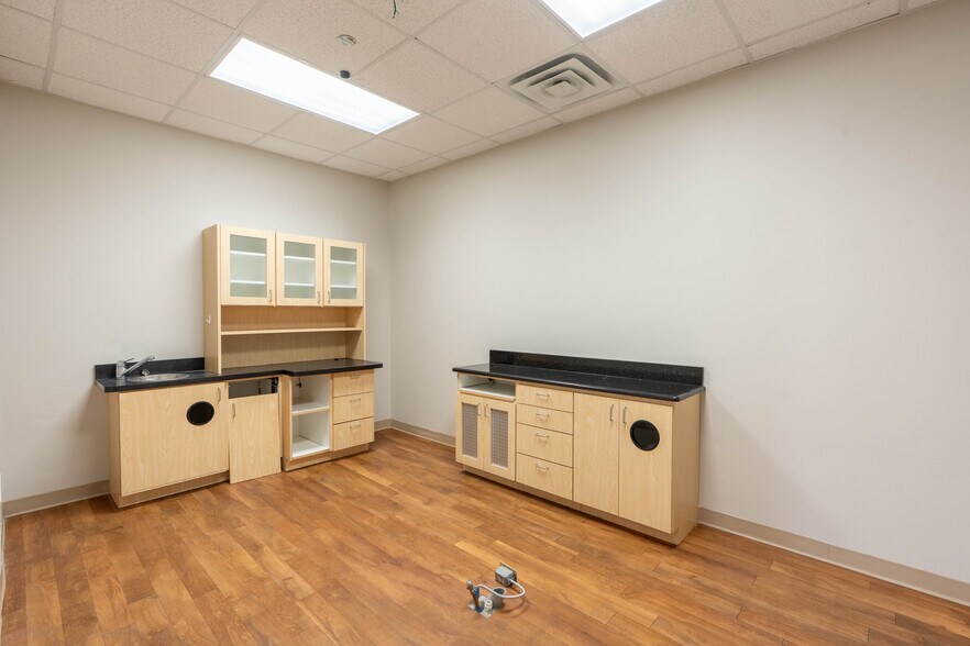 More Photos Of 175 S Ridge Rd, McKinney Medical For Lease