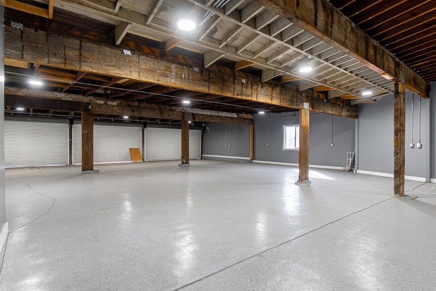 More Photos Of 820 W Esther St, Long Beach Distribution For Sale