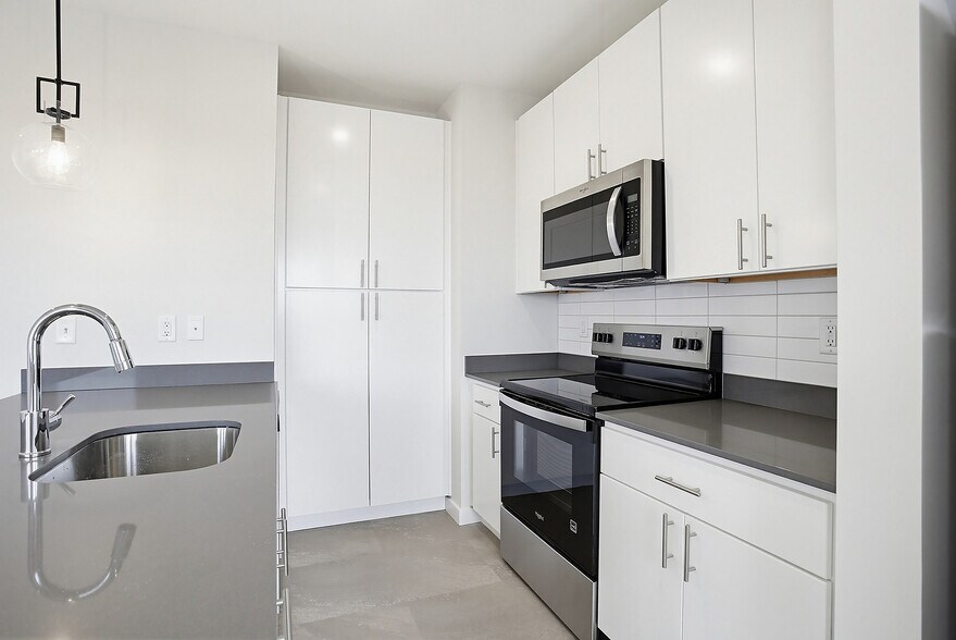 More Photos Of 250 College Ave, Lancaster Apartments For Lease
