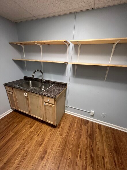 More Photos Of 211 Donelson Pike, Nashville Office For Sale