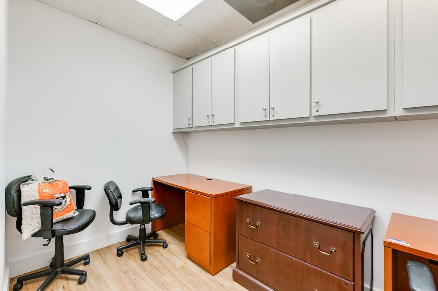 More Photos Of 16945 General Puller Hwy, Deltaville Office For Sale