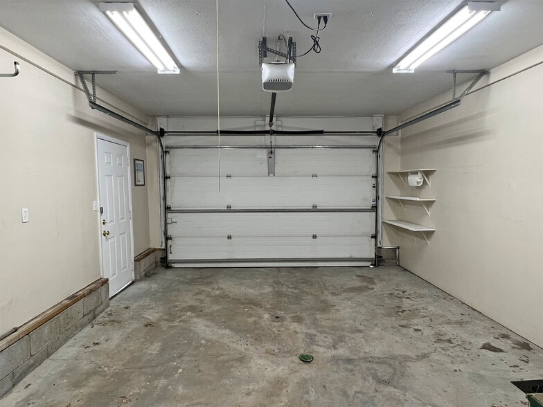 More Photos Of 3567 W 26th St, Erie Freestanding For Sale