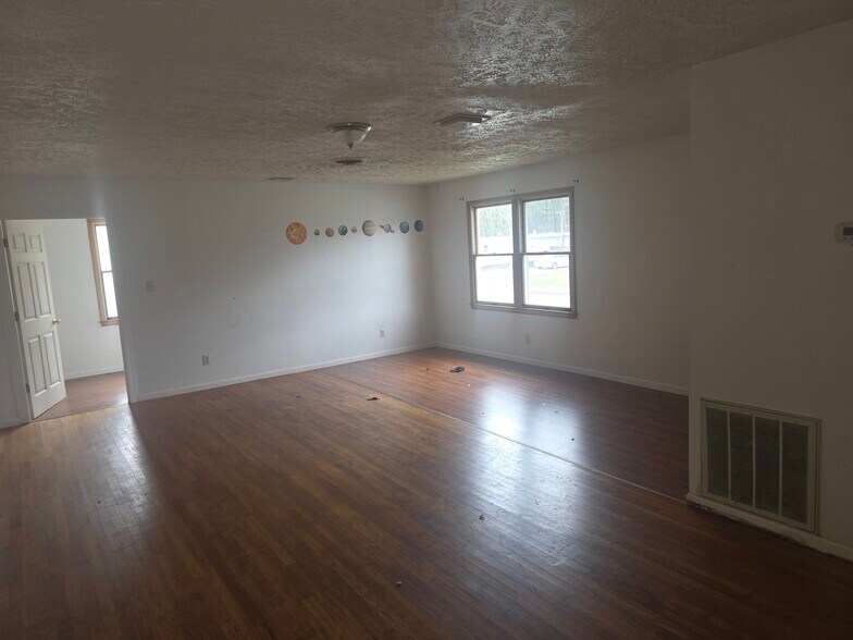 More Photos Of 822 Main St, Jamestown Freestanding For Sale