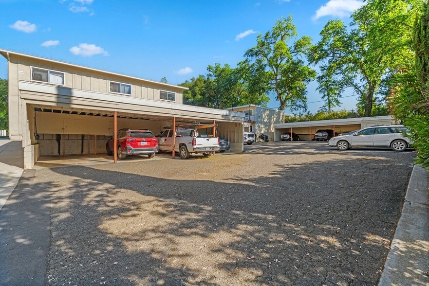 More Photos Of 311 Fairview Ln, Sonora Apartments For Sale