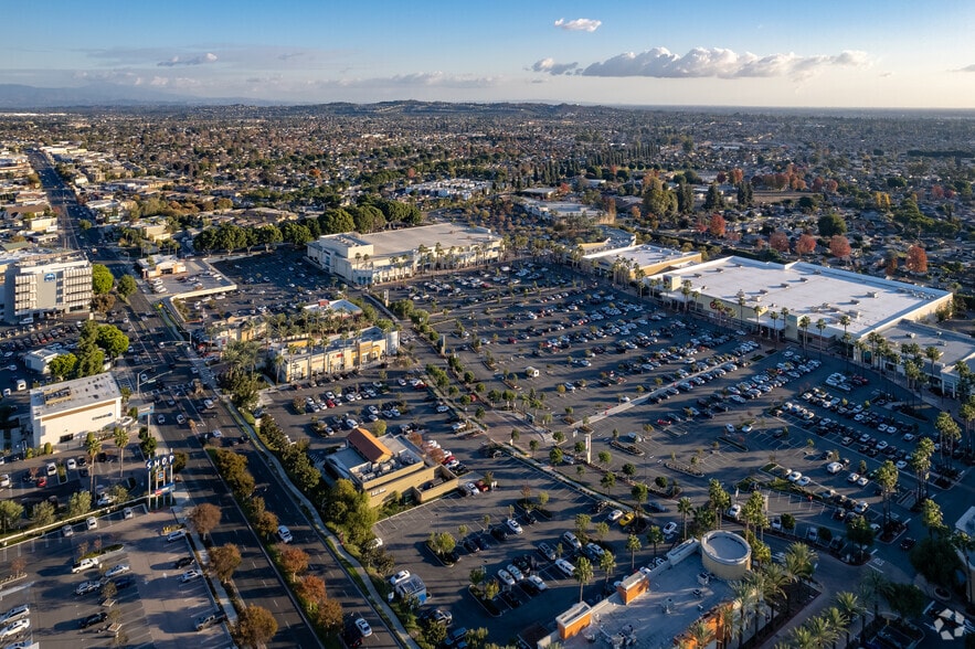 More Photos Of 15436 Whittier Blvd, Whittier Restaurant For Sale