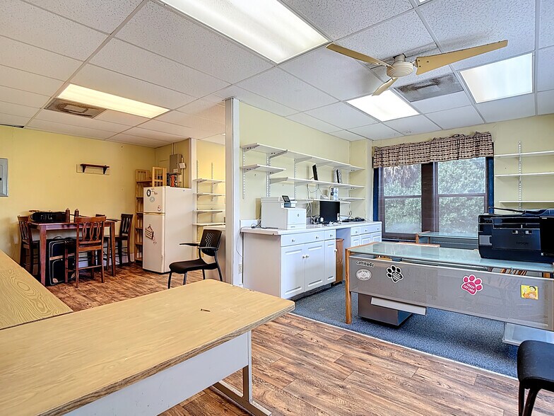 More Photos Of 390 N Bridge St, LaBelle Storefront Retail Office For Sale