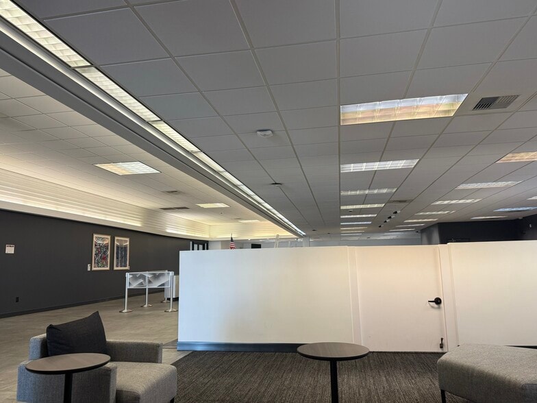 More Photos Of 1820 Oro Dam Blvd E, Oroville Bank For Lease