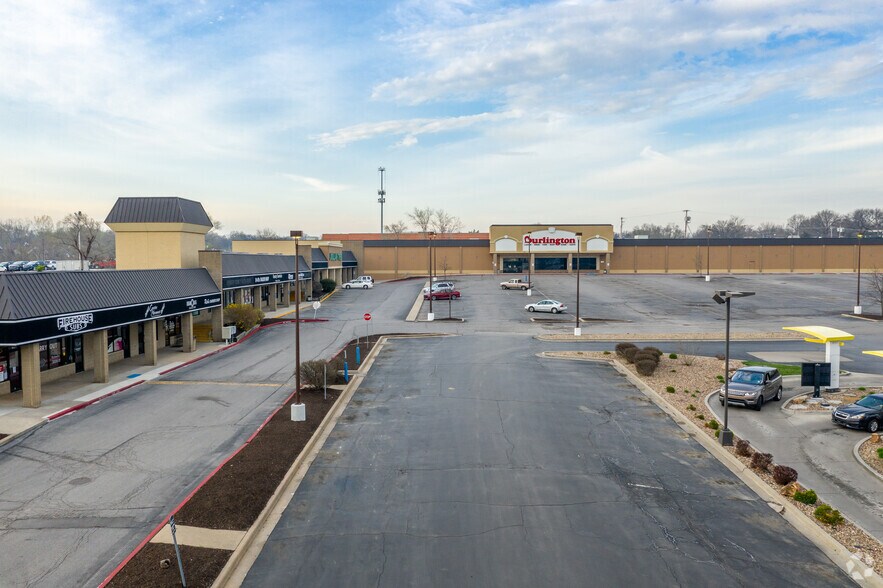 More Photos Of 6415-6471 Quivira Rd, Shawnee General Retail For Lease