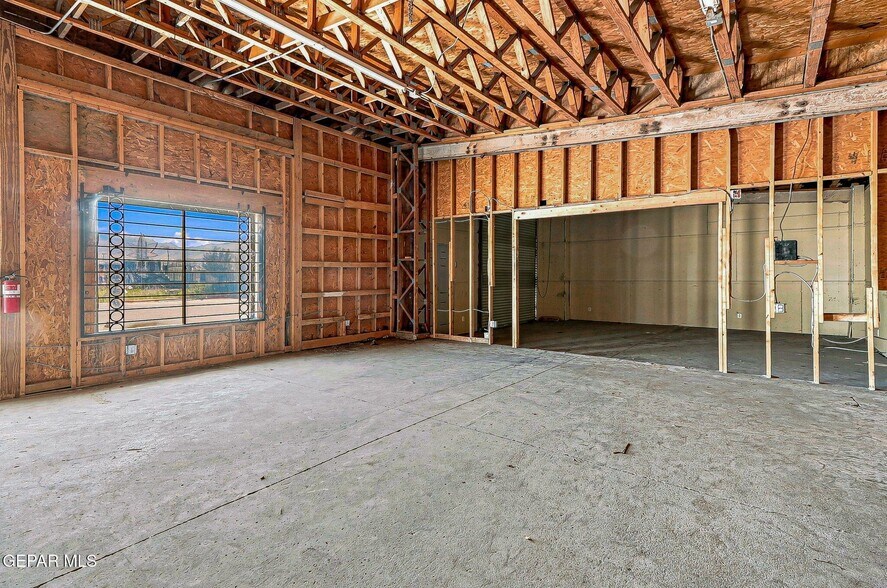 More Photos Of , Sunland Park Flex For Sale