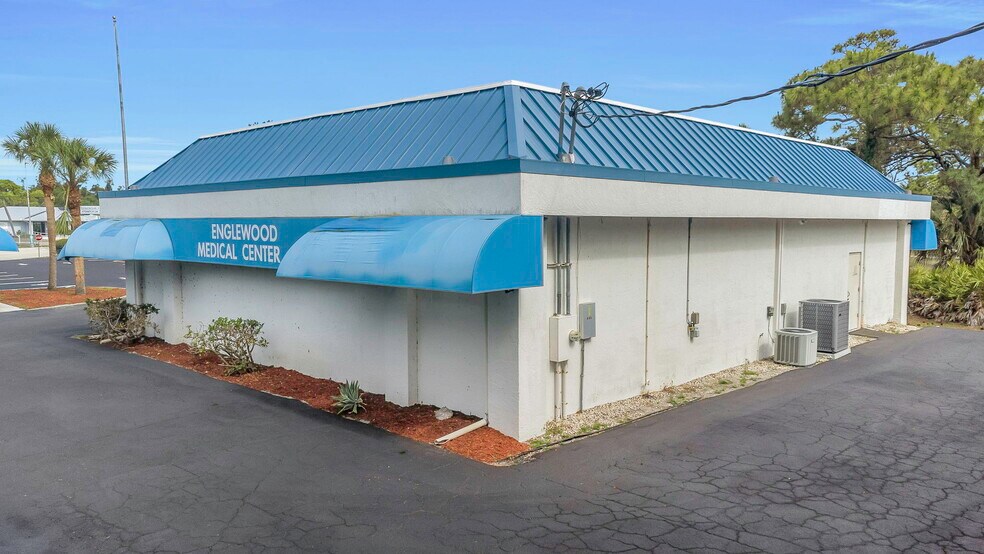 More Photos Of 655 N Indiana Ave, Englewood Medical For Sale
