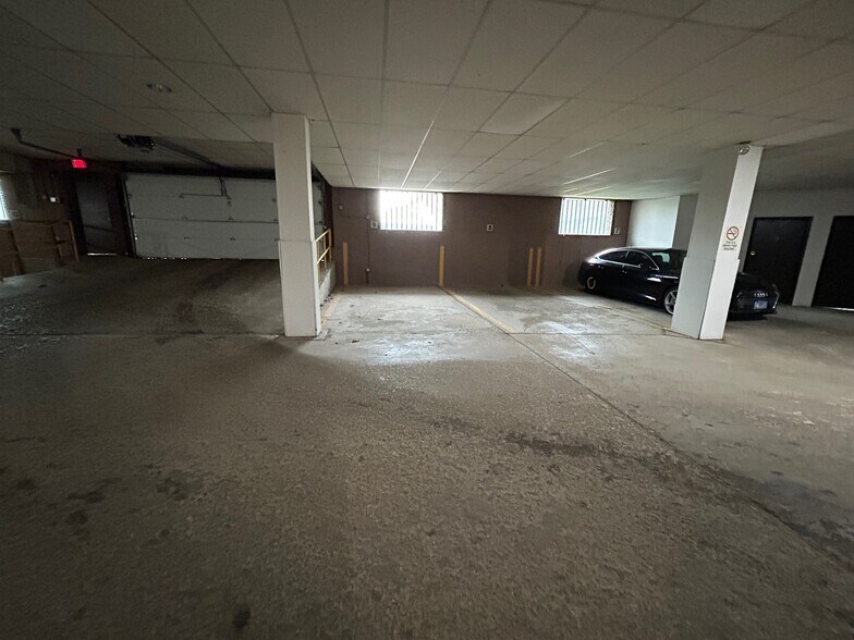 More Photos Of 1480 Renaissance Dr, Park Ridge Office For Lease