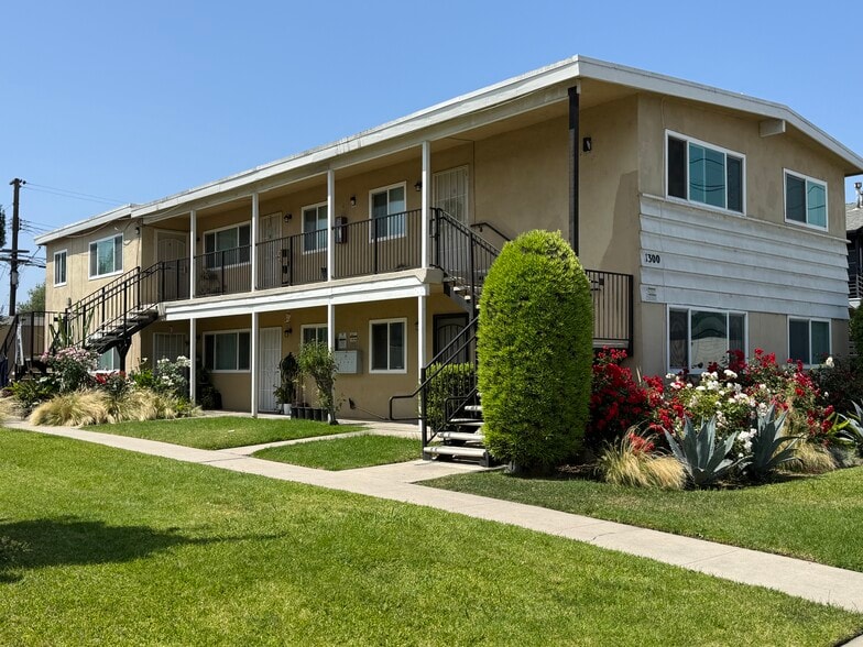 Primary Photo Of 1300 W Valencia Dr, Fullerton Apartments For Sale