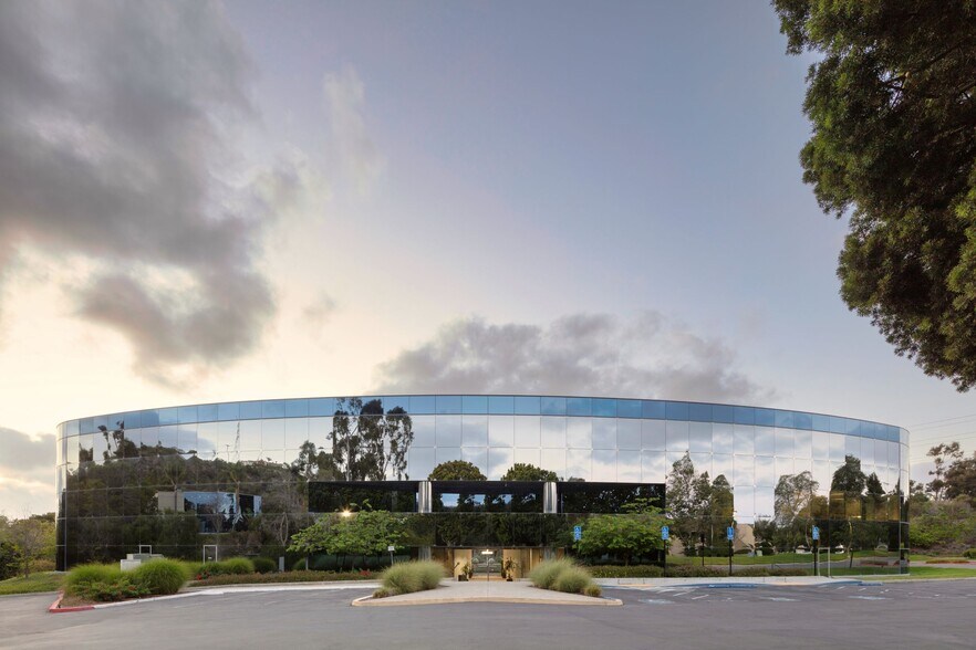 More Photos Of 1959 Palomar Oaks Way, Carlsbad Coworking Space