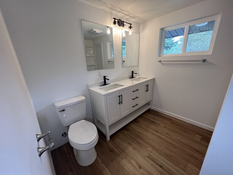 More Photos Of 2271 S Cost a Plenty Rd, Warsaw Apartments For Sale