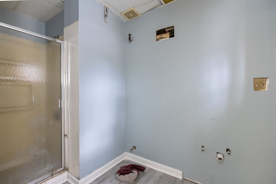 More Photos Of 335 Baxter Ave, Louisville Warehouse For Lease