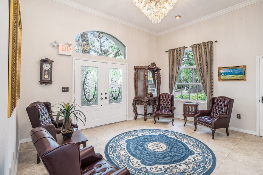 More Photos Of 329 Pauls Dr, Brandon Office Residential For Sale