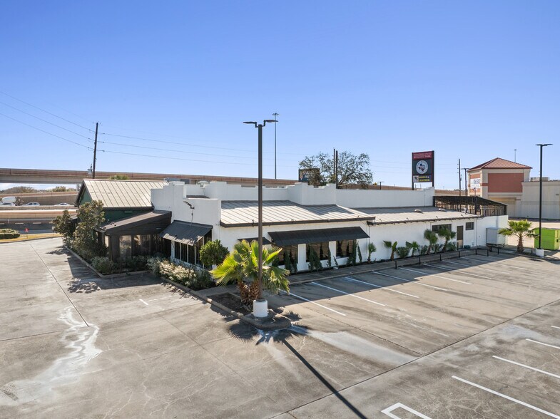 More Photos Of 12000 Southwest Freeway, Stafford Restaurant For Sale