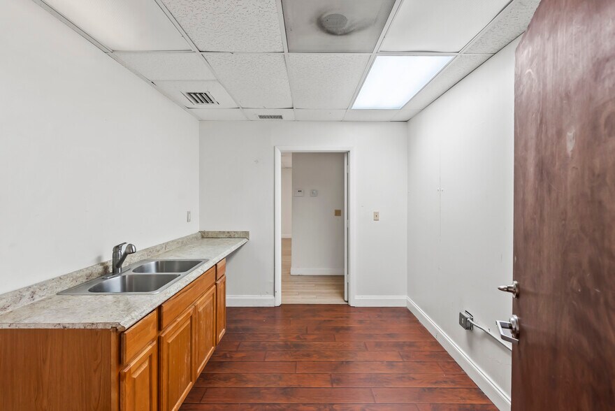 More Photos Of 3201 Griffin Rd, Fort Lauderdale Loft Creative Space For Lease