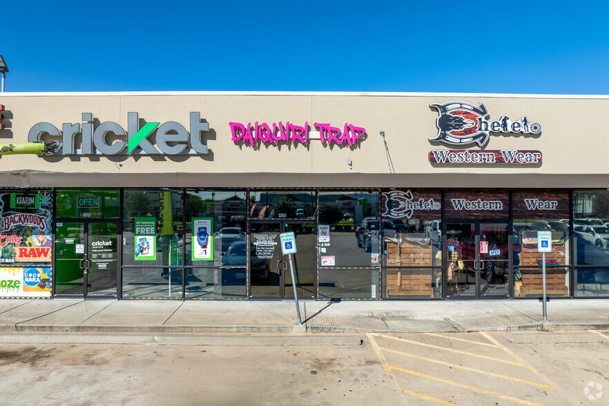 More Photos Of 13525 Tidwell Rd, Houston Storefront For Sale