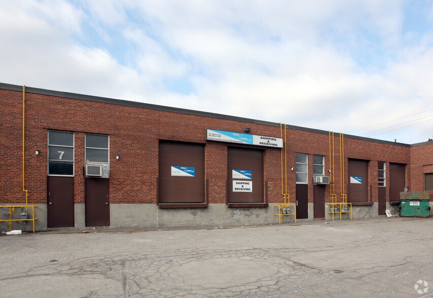 More Photos Of 2460 Anson Dr, Mississauga Warehouse For Lease