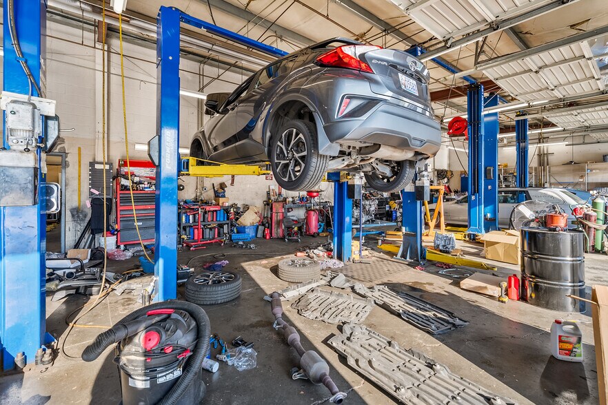 More Photos Of 3311 Biddle Rd, Medford Auto Repair For Sale