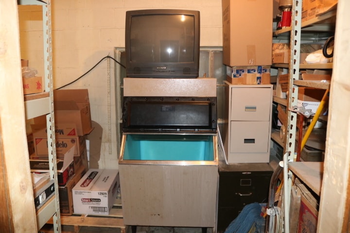 More Photos Of 127 Clayton Rd, Raton Bar For Sale