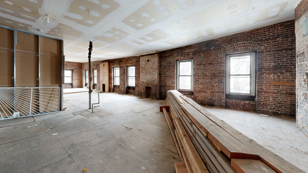 Primary Photo Of 177 Spring St, New York Apartments For Lease