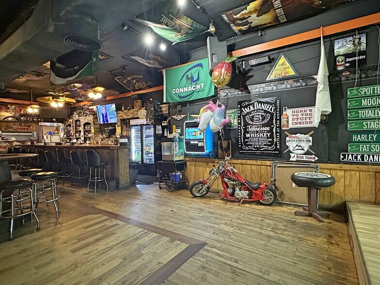 More Photos Of 219 S Main St, Fort Atkinson Bar For Sale