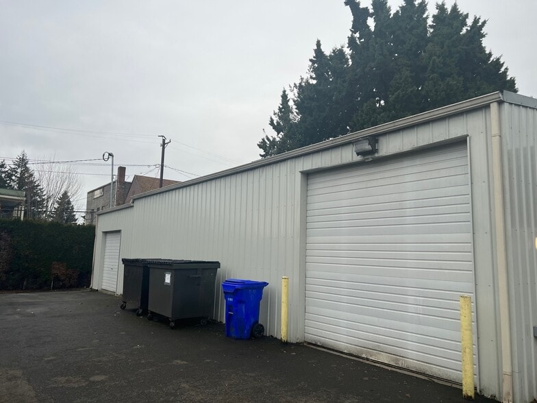 More Photos Of 2304 N Killingsworth St, Portland Warehouse For Sale