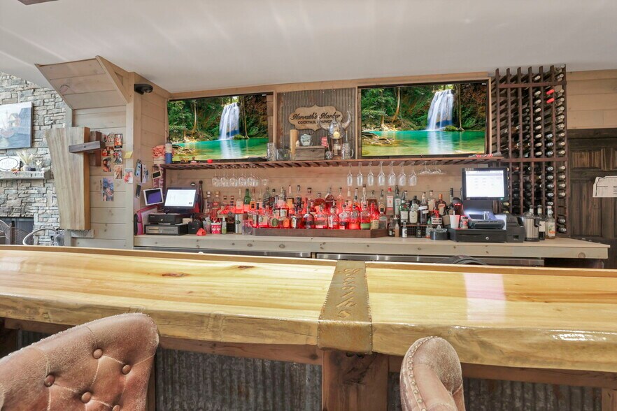 More Photos Of 14675 Zion Rd, Thornville Restaurant For Sale