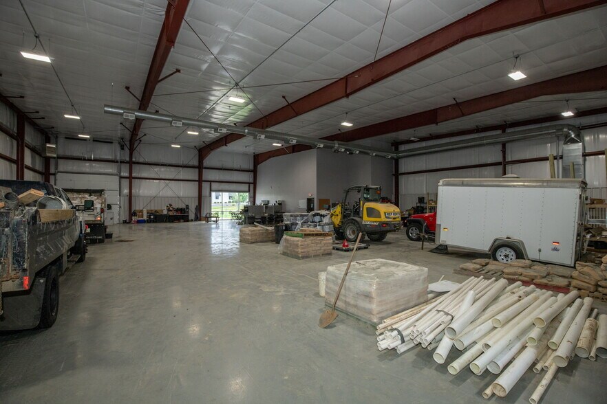 More Photos Of 311 Corporate Dr, Shelbyville Warehouse For Sale