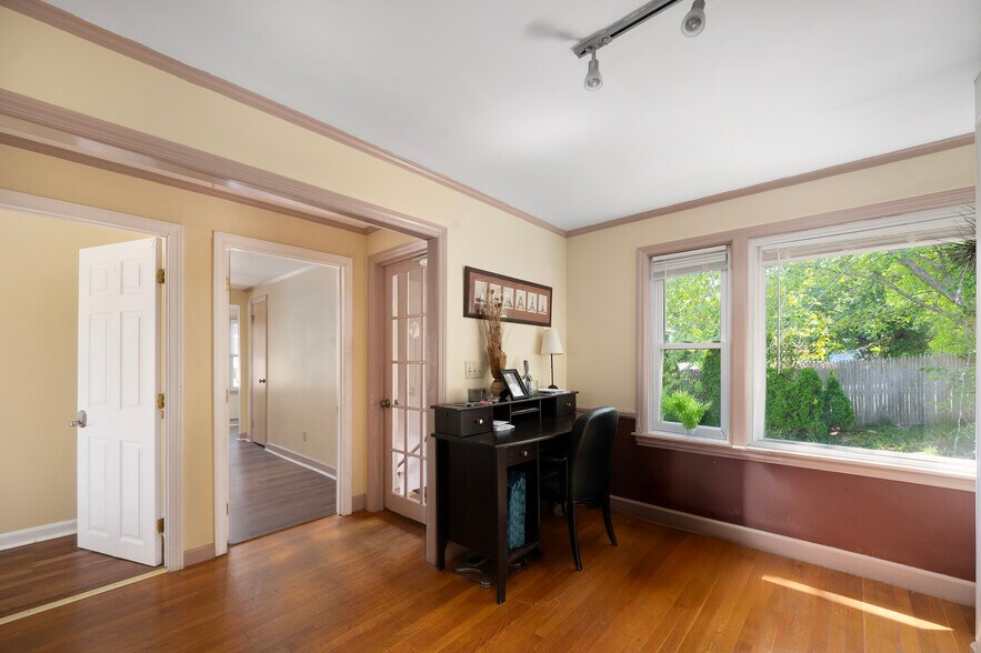 More Photos Of 15 Thomas St, North Providence Freestanding For Sale