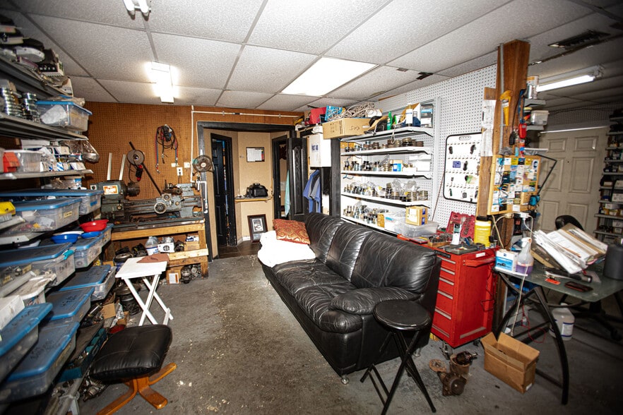 More Photos Of 14825 US Highway 19, Hudson Service For Sale