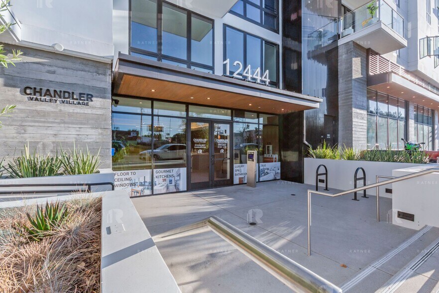 More Photos Of 12444 Chandler Blvd, North Hollywood Apartments For Lease