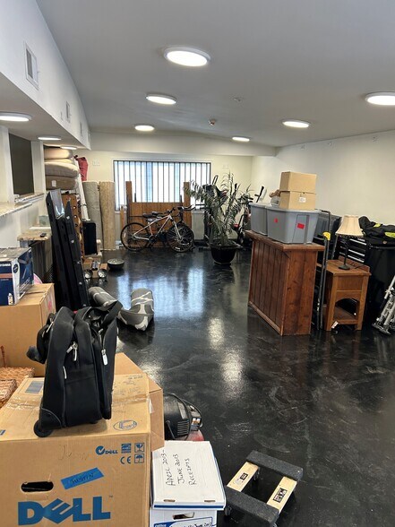 More Photos Of 1012 E Washington St, Charles Town Freestanding For Sale