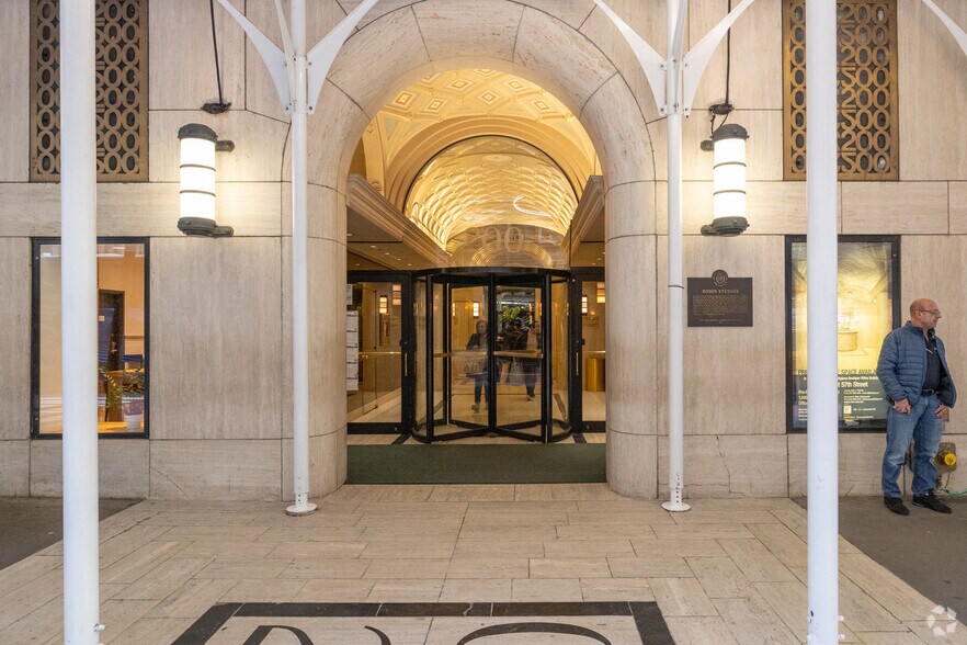 More Photos Of 200 W 57th St, New York Office For Lease