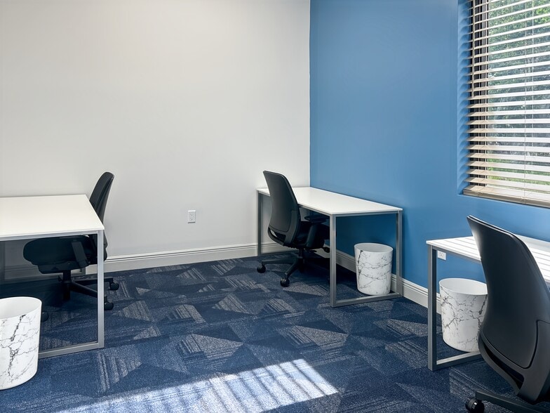 More Photos Of 3020 W New Haven Ave, Melbourne Coworking Space
