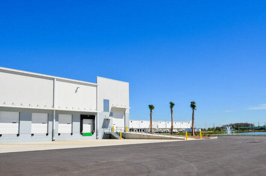 More Photos Of Narcoossee Road & State Road 528 Rd, Orlando Unknown For Lease