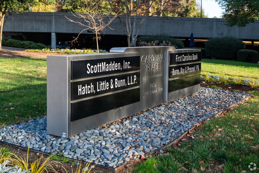 More Photos Of 2626 Glenwood Ave, Raleigh Office For Lease