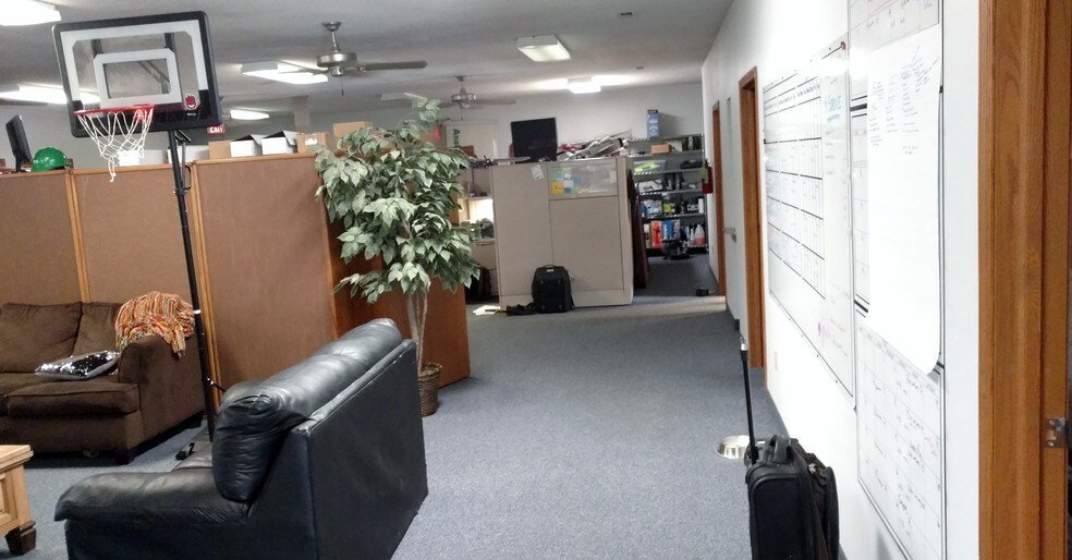 More Photos Of 2730 Washington Blvd, Belpre Medical For Lease