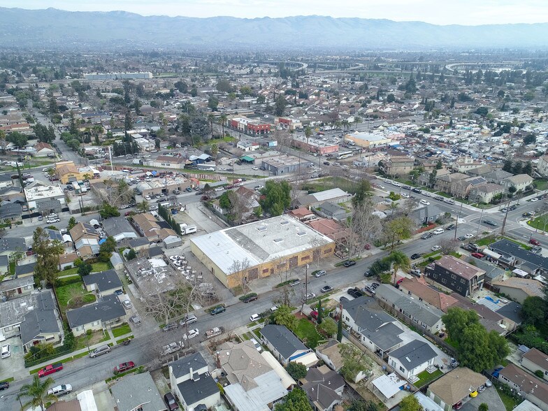 More Photos Of 370 S 22nd St, San Jose Warehouse For Lease