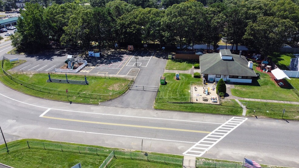 More Photos Of 9-10 Glenmere Ln, Coram General Retail For Sale