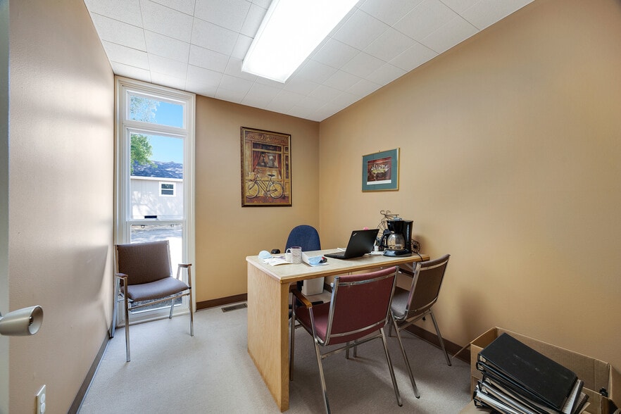 More Photos Of 405 Cedar St, Pleasant Hill Medical For Sale