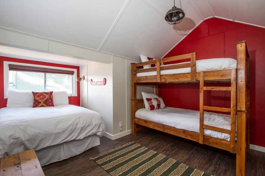 More Photos Of 214 Lagunita Ln, Big Bear Lake Hotel For Sale